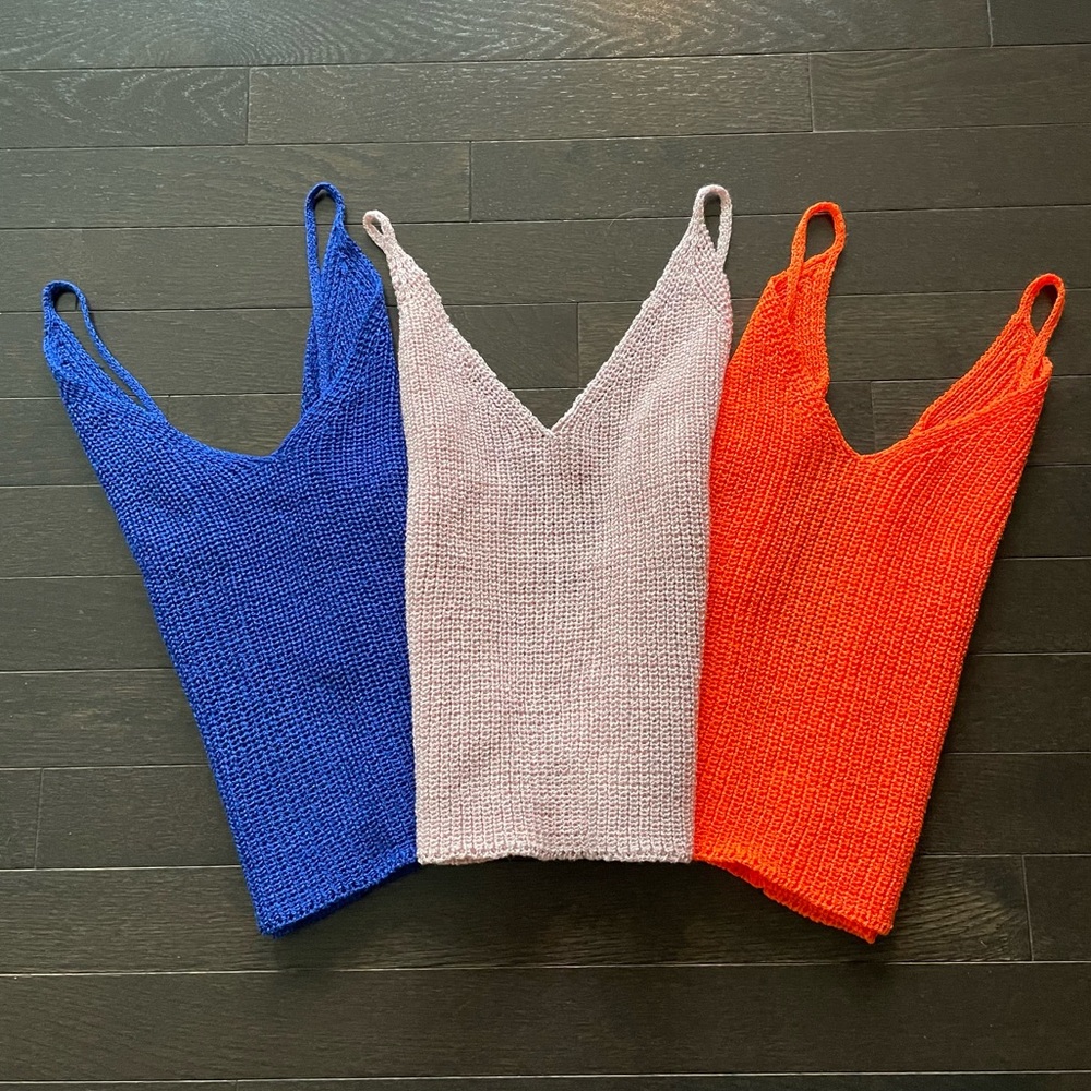NWOT - THREAD KNIT CROP TOP